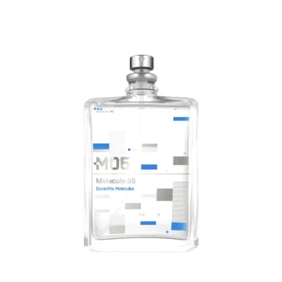 Escentric 05 by Escentric Molecules – radiant woody fragrance built on cashmeran with citrus, fig, resinous woods and aromatic herbs